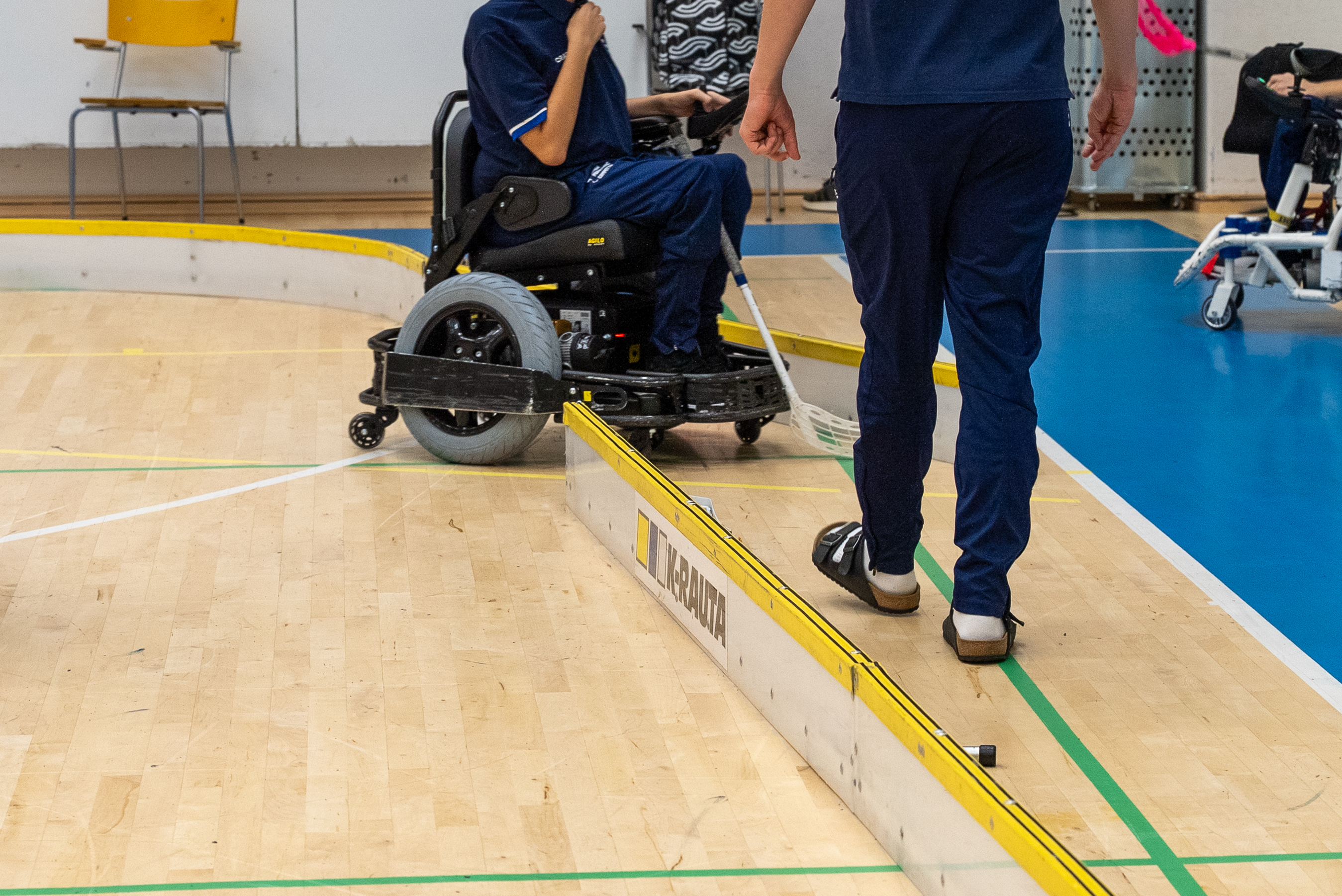 Kuvassa sähköpyörätuolisalibandynlaidat